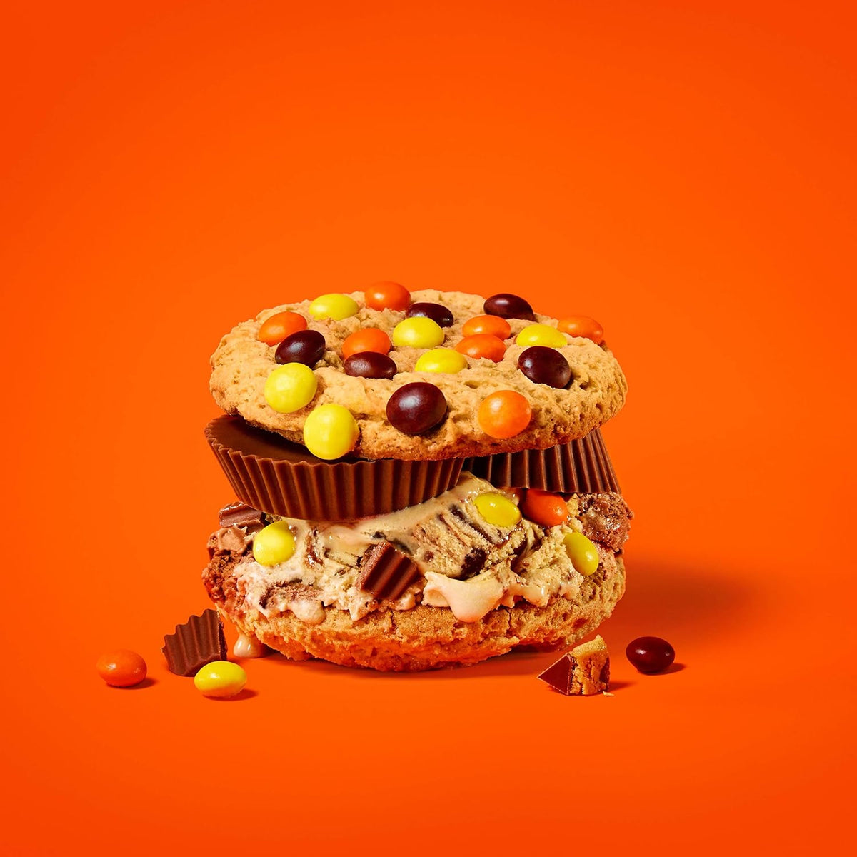 REESE'S PIECES Peanut Butter Candy, Resealable Bulk Bag, 1.36 kg