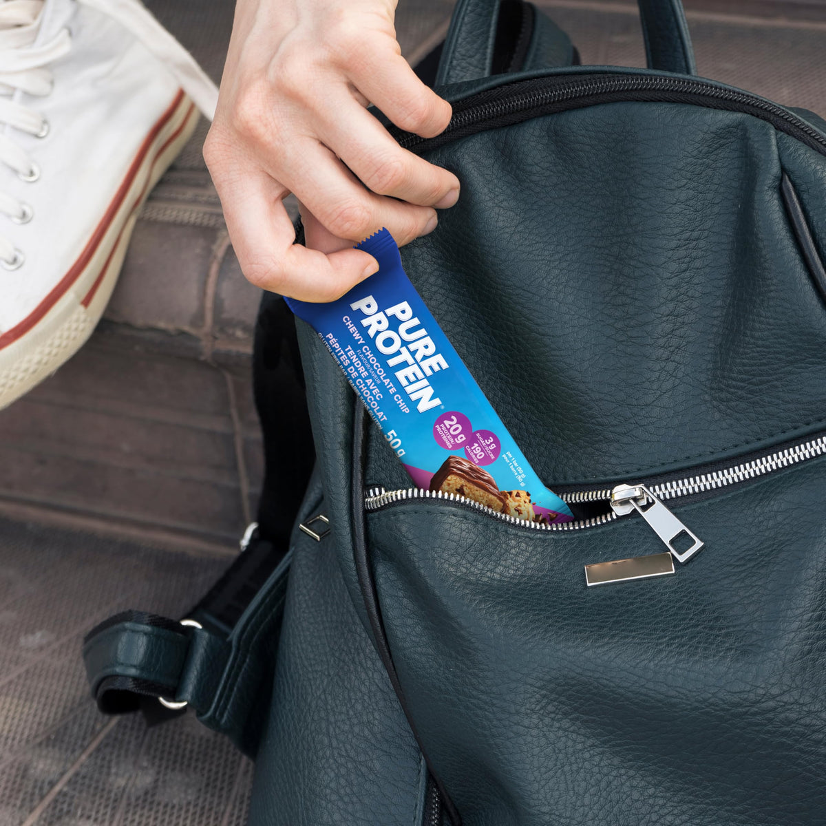 Pure Protein Bars - Nutritious, Gluten Free bar, made with Whey protein blend - low sugar, protein snack. Deliciously satisfying. Made in Canada, Chocolate Peanut Caramel (Pack of 6)